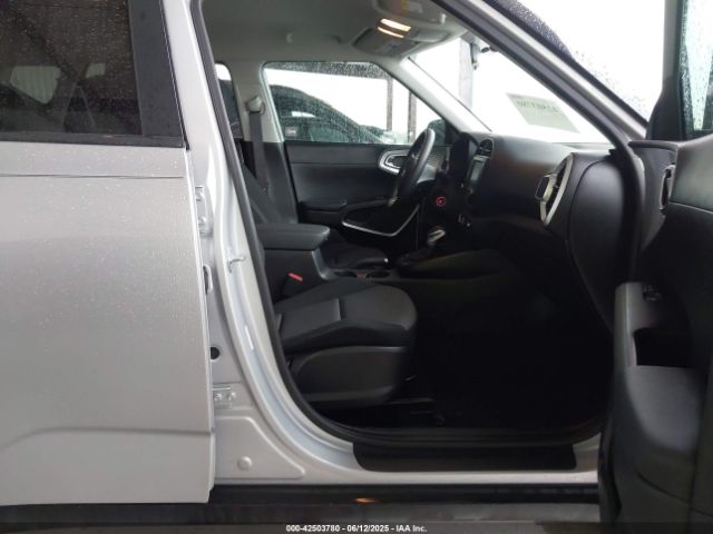 KNDJ23AU2L7083220 KIA SOUL LX
