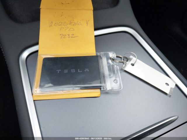 2023 TESLA MODEL Y 7SAYGDEE4PA077282 Photo 10
