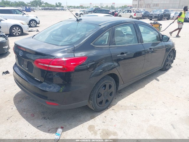 1FADP3E20GL233982 Ford 2016