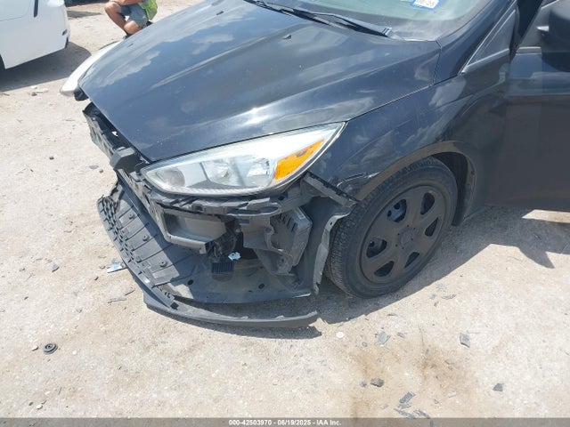 1FADP3E20GL233982 Ford 2016