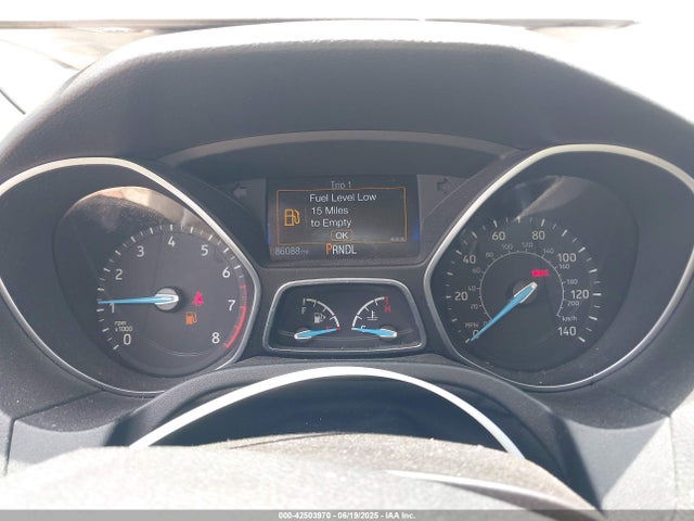 1FADP3E20GL233982 Ford 2016