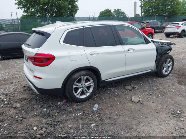 2019 BMW X3 5UXTR7C59KLR39960 Photo 3