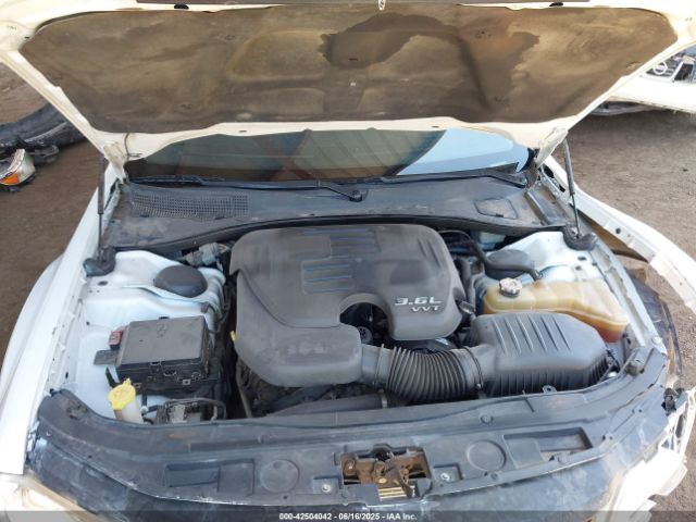 2C3CCAAG0FH867705 Chrysler 300