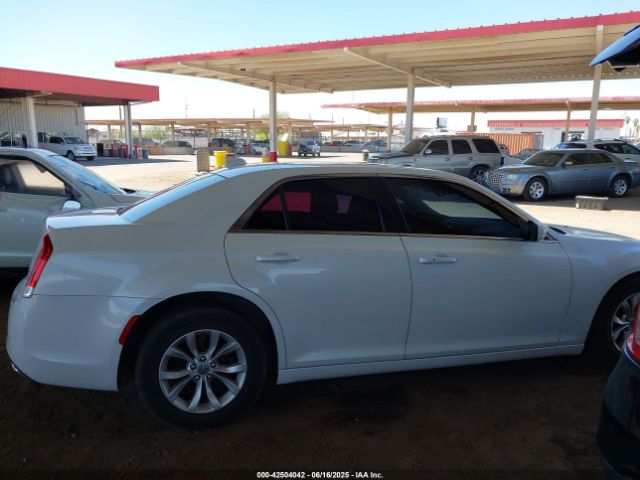 2C3CCAAG0FH867705 Chrysler 300