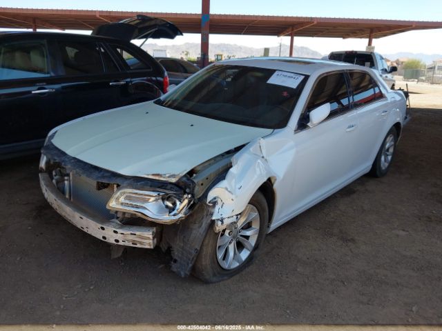 2C3CCAAG0FH867705 Chrysler 300