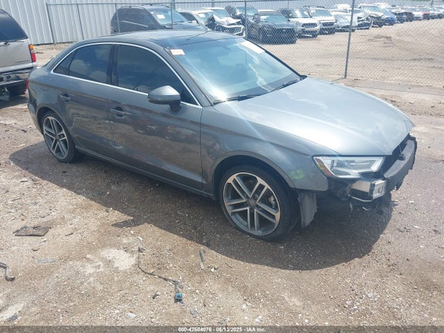 2019 AUDI A3 WAUAUGFF8K1025137 Photo 0