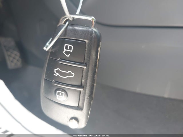 2019 AUDI A3 WAUAUGFF8K1025137 Photo 10