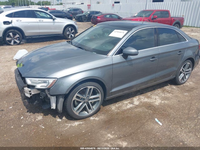 2019 AUDI A3 WAUAUGFF8K1025137 Photo 1