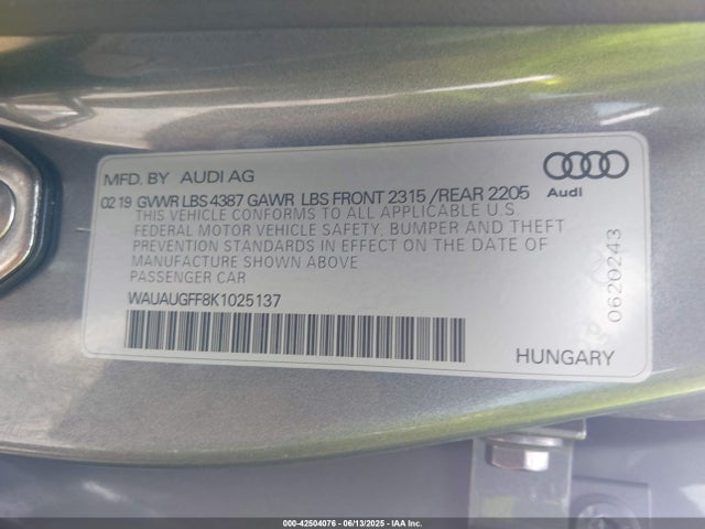 2019 AUDI A3 WAUAUGFF8K1025137 Photo 8