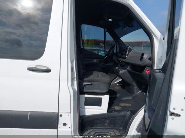 WD3PF0CD5KP037660 Mercedes-Benz Sprinter 2500 High Roof V6/standard Roof V6