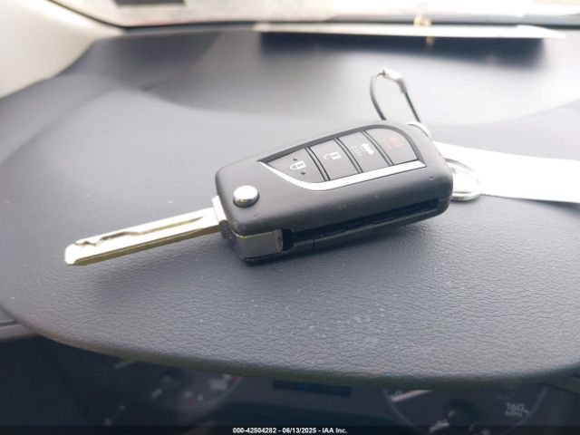 5YFB4MDE8SP268815 Toyota COROLLA LE