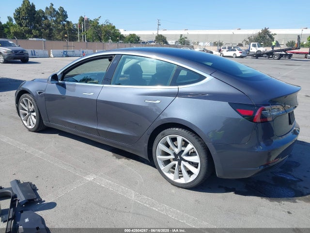 2020 TESLA MODEL 3 5YJ3E1EB5LF733696 Photo 2
