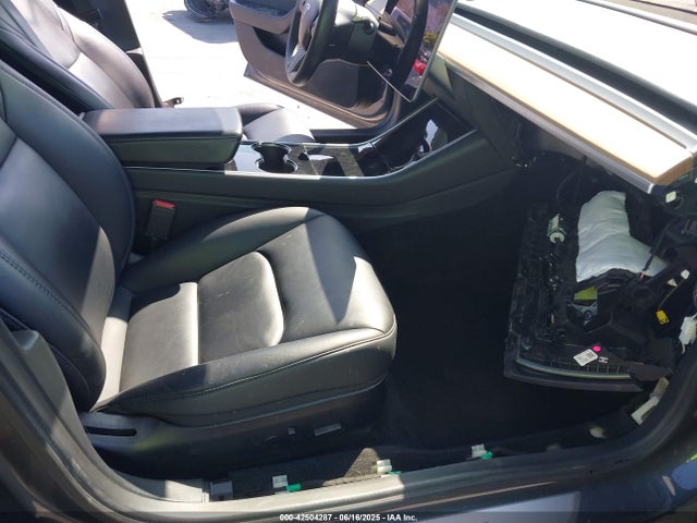 2020 TESLA MODEL 3 5YJ3E1EB5LF733696 Photo 4