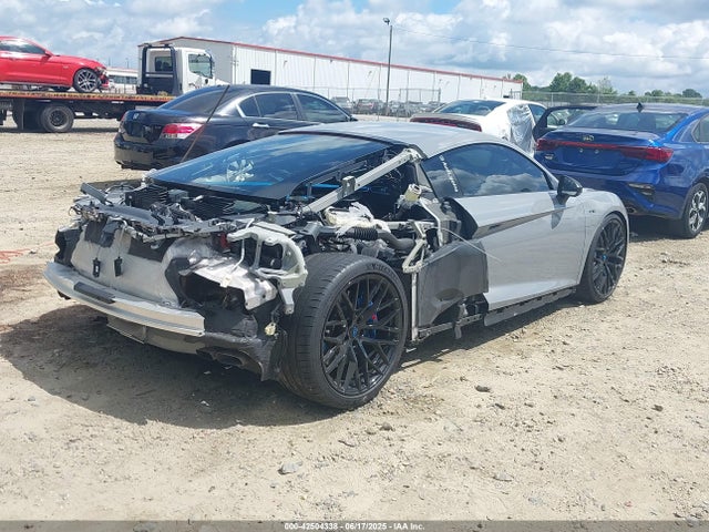 2018 AUDI R8 WUAKBAFX9J7900159 Photo 3