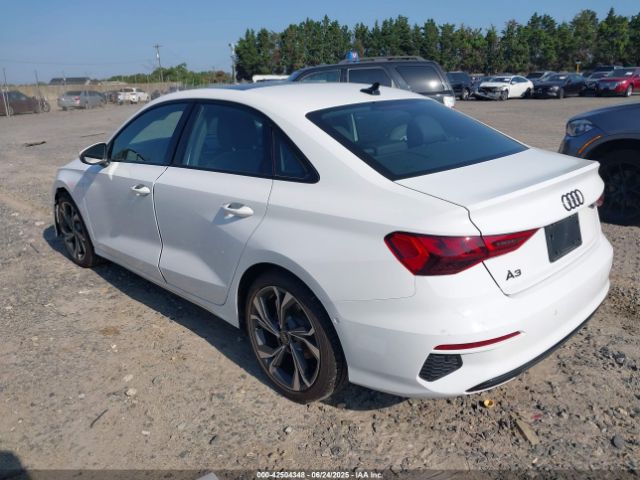 2022 AUDI A3 WAUAUDGY6NA096081 Photo 2