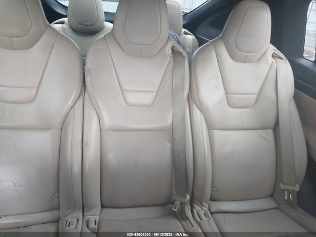 5YJXCAE28GF003990 Tesla 2016