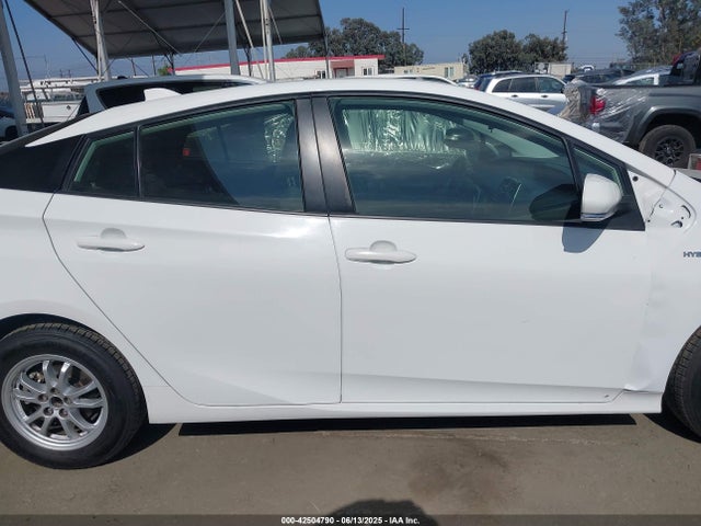 JTDKAMFU6N3177732 Toyota Prius Nightshade