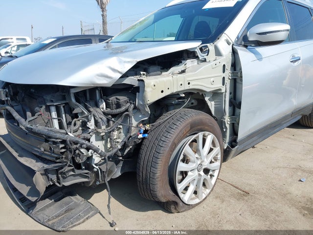 5N1AT2MT6JC711760 Nissan 2018