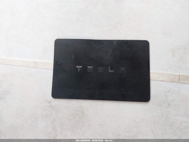 7SAYGAEE1NF467562 Tesla Model Y