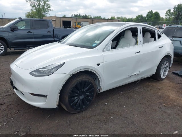 7SAYGAEE1NF467562 Tesla Model Y