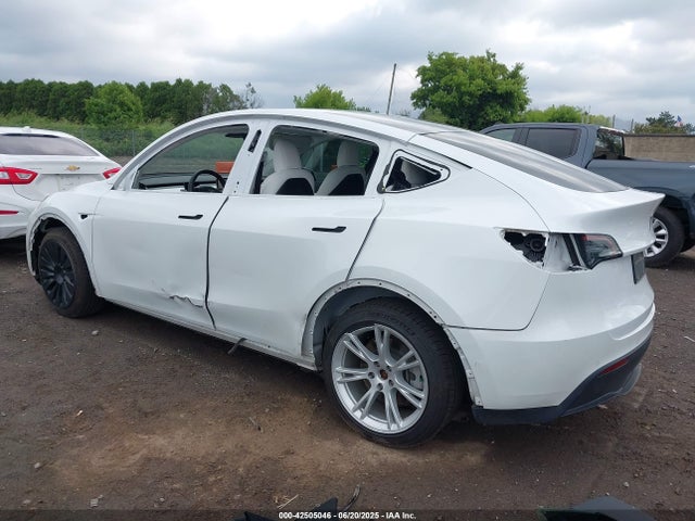 7SAYGAEE1NF467562 Tesla Model Y