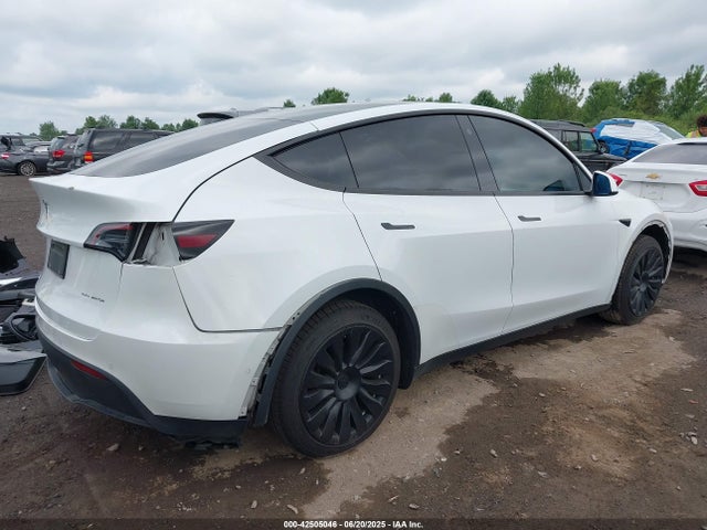 7SAYGAEE1NF467562 Tesla Model Y