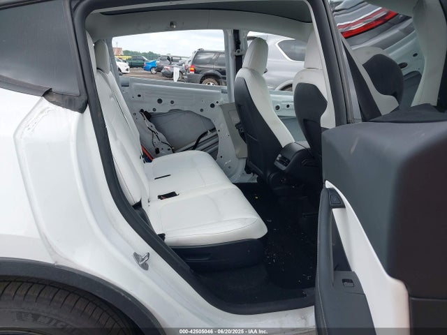 7SAYGAEE1NF467562 Tesla Model Y