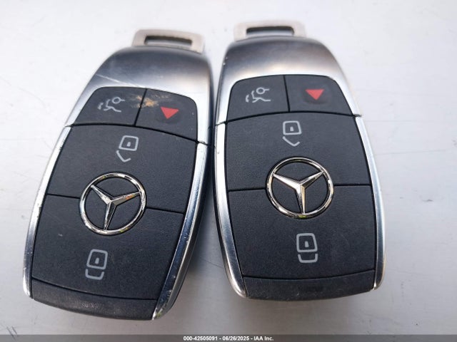 W1K5J4GB9PN332040 Mercedes-Benz m260