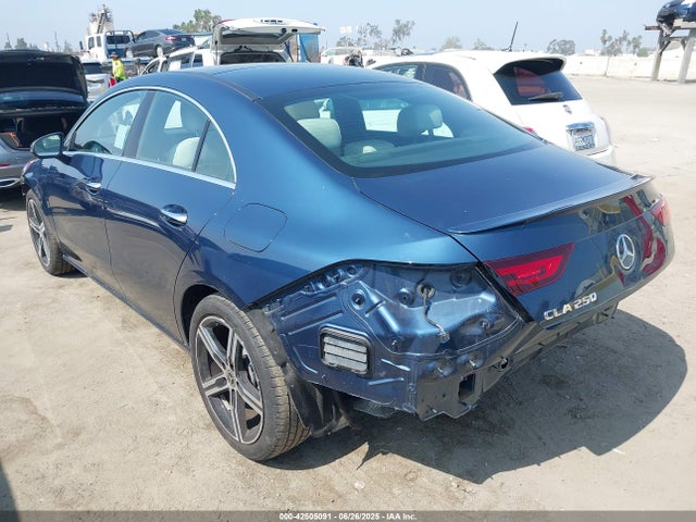 W1K5J4GB9PN332040 Mercedes-Benz m260