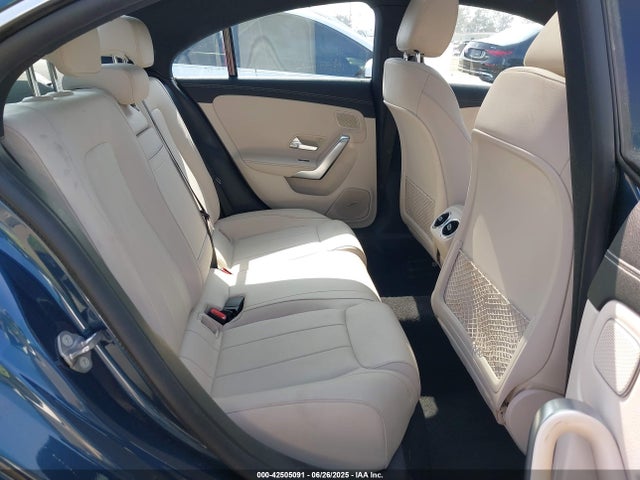 W1K5J4GB9PN332040 Mercedes-Benz m260