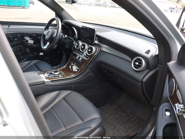 WDC0G4KB3HF145327 Mercedes-Benz m274