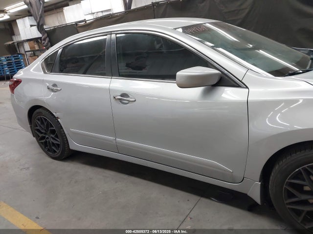 1N4AL3AP7HC144864 Nissan 2017