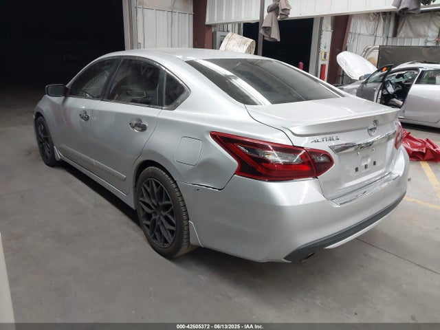 1N4AL3AP7HC144864 Nissan 2017