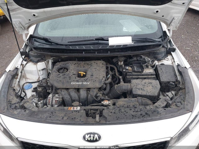 3KPFK4A7XJE228815 KIA FORTE LX