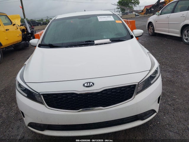 3KPFK4A7XJE228815 KIA FORTE LX