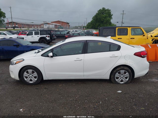 3KPFK4A7XJE228815 KIA FORTE LX