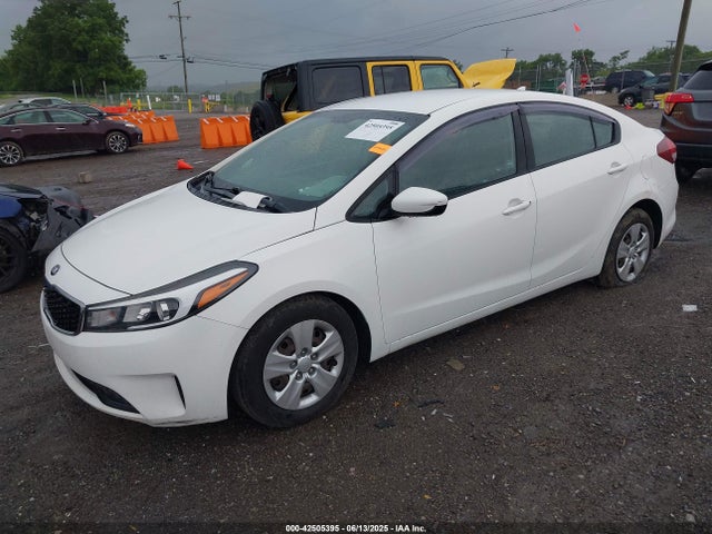 3KPFK4A7XJE228815 KIA FORTE LX