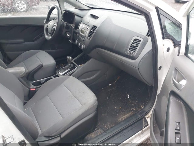 3KPFK4A7XJE228815 KIA FORTE LX