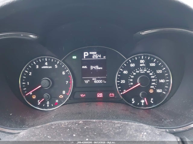3KPFK4A7XJE228815 KIA FORTE LX