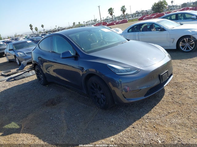 2021 TESLA MODEL Y 5YJYGDEE0MF098108 Photo 0