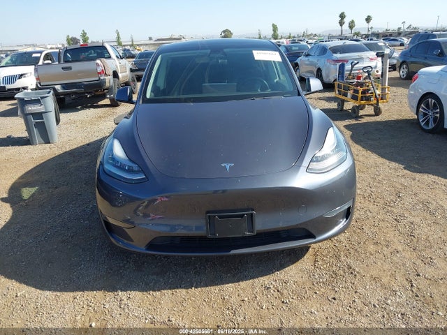 5YJYGDEE0MF098108 Tesla 2021