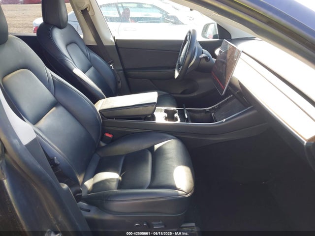 2021 TESLA MODEL Y 5YJYGDEE0MF098108 Photo 4