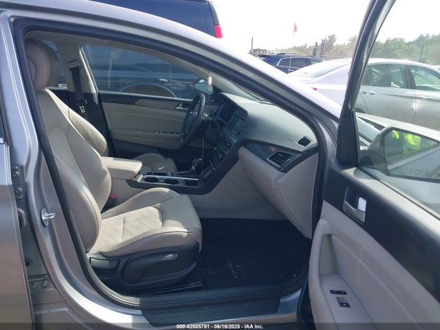 5NPE34AF4HH567849 Hyundai 2017