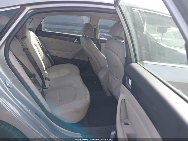 5NPE34AF4HH567849 Hyundai 2017