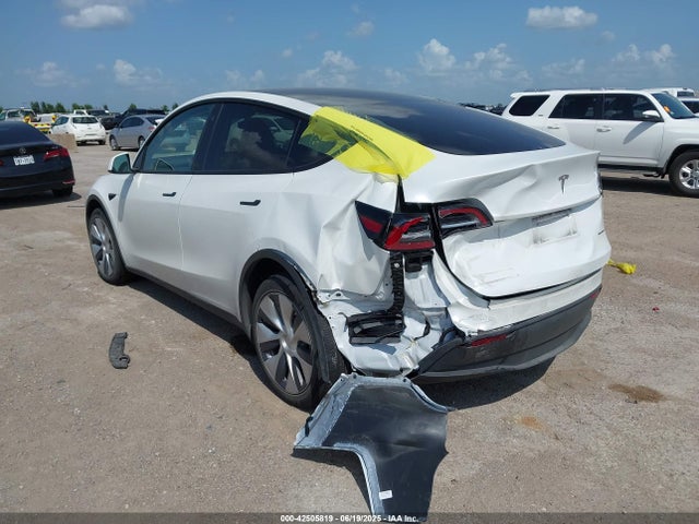2023 TESLA MODEL Y 7SAYGDEE1PA078535 Photo 2