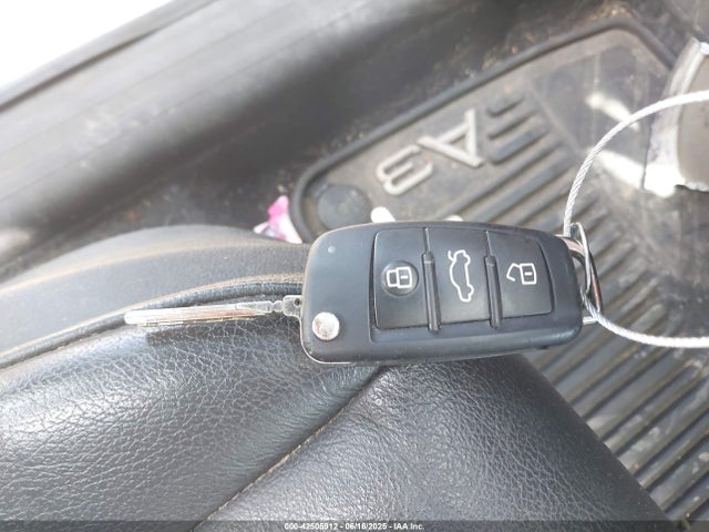 2013 AUDI A3 WAUBJAFM2DA025615 Photo 10