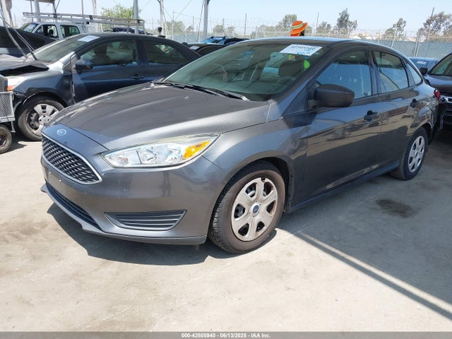 Ford 2016 2016 1FADP3E29GL208580 Image 2