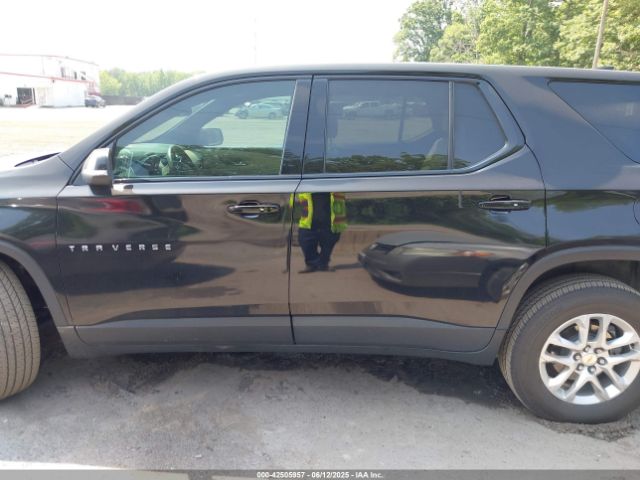 1GNERFKW4PJ233813 Chevrolet Traverse Fwd Ls