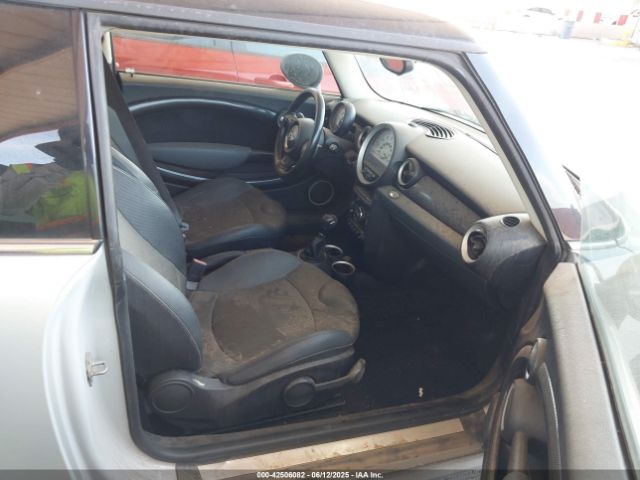 2011 MINI COOPER S WMWSV3C56BTY15109 Photo 4