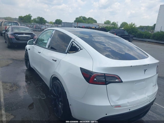 2022 TESLA MODEL Y 7SAYGDEF7NF372255 Photo 2